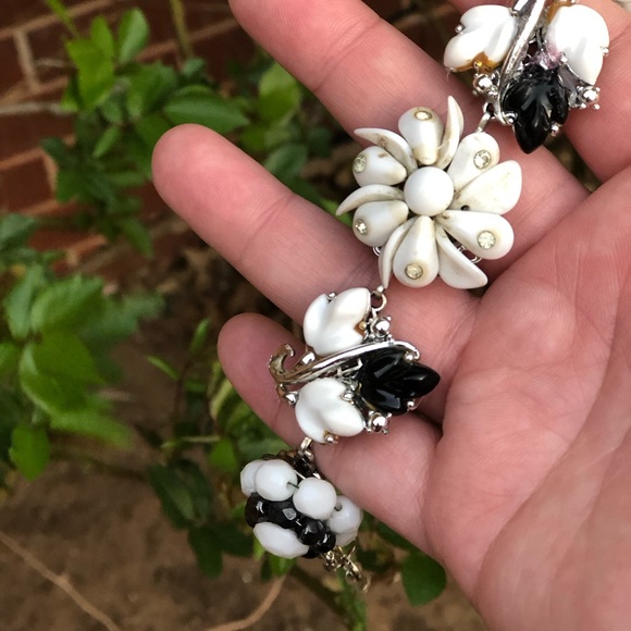 “Concerto” 🎶 Hand crafted bracelet from upcycled vintage jewelry! - Picture 4 of 10